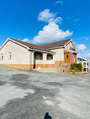 Valley Lodge 3 BR Retreat in Craigantlet Hills